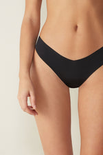 Load image into Gallery viewer, Sandra Essential Thong - Black
